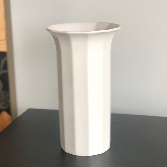 Rosenthal Classic White Vase🎬 - Picture 2 of 9
